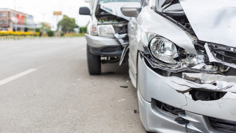 Wypadek na ulicy Sportowej w Szczuczynie: 39-latka ranna po stłuczce samochodowej