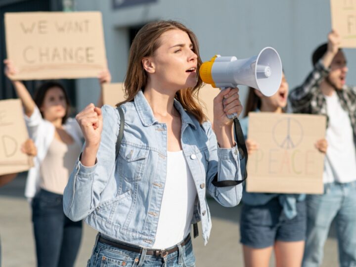 Protesty miejscowych z Ełku i Siedlisk w sprzeciwie przeciwko uciążliwym zapachom w mieście