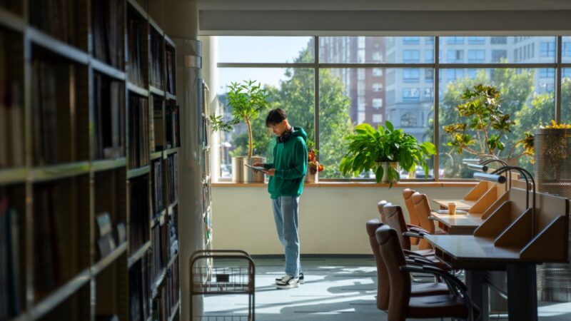 Wzrost liczby studentów Ełckiego Uniwersytetu Trzeciego Wieku: 30 nowych uczniów dołącza do 150 seniorów