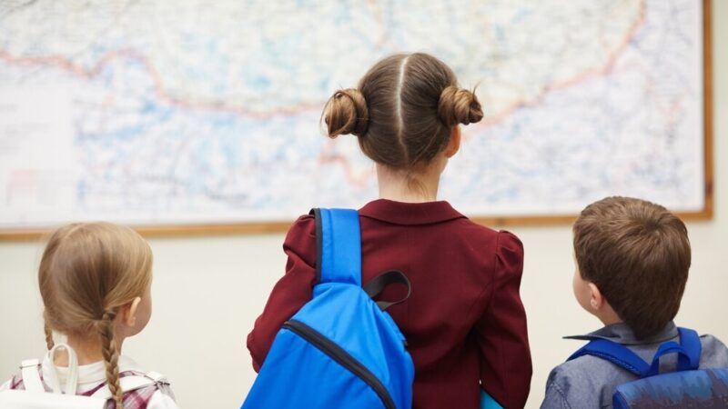 Nowoczesne technologie w ełckich szkołach: 93 zestawy do nauczania zdalnego!