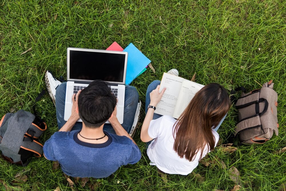 Bajkowe otwarcie Klubu Dziecięcego w Kalinowie z okazji Dnia Postaci z Bajek