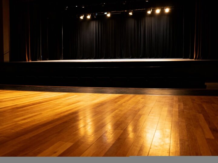 Inspirujące warsztaty teatralne z Michałem Telegą i Grzegorzem Sierzputowskim w Ełku