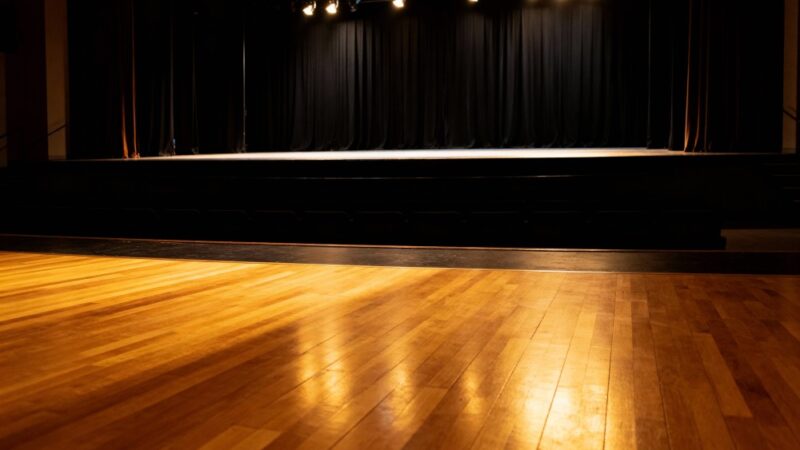 Inspirujące warsztaty teatralne z Michałem Telegą i Grzegorzem Sierzputowskim w Ełku