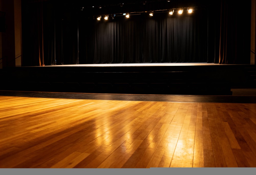 Inspirujące warsztaty teatralne z Michałem Telegą i Grzegorzem Sierzputowskim w Ełku