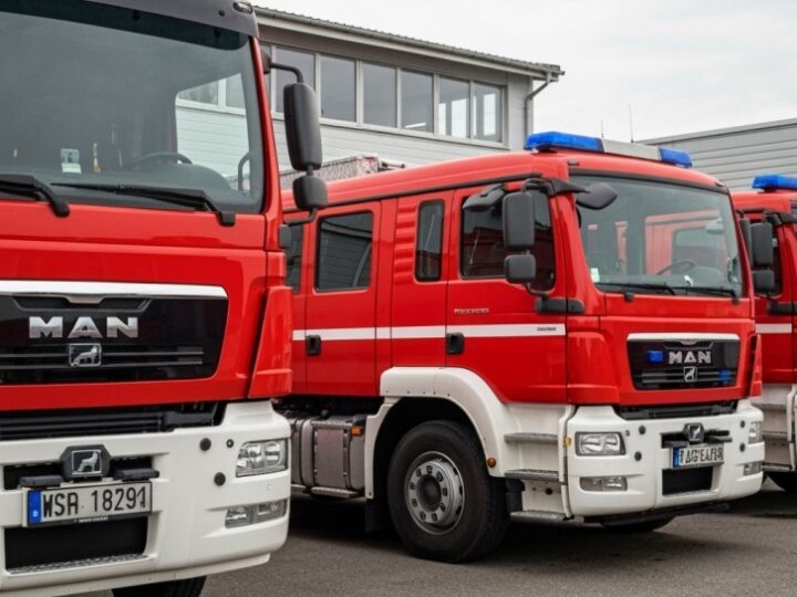 Nowoczesny wóz strażacki dla OSP w Nowej Wsi Ełckiej zwiększa bezpieczeństwo mieszkańców