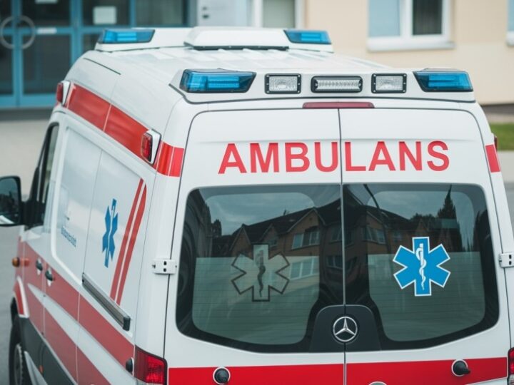 Zasady bezpieczeństwa na lodzie w zimowej aurze