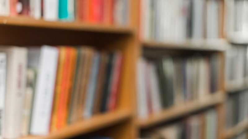 Ełcka Biblioteka świętuje 80-lecie – wypożyczaj książki i wygrywaj nagrody!