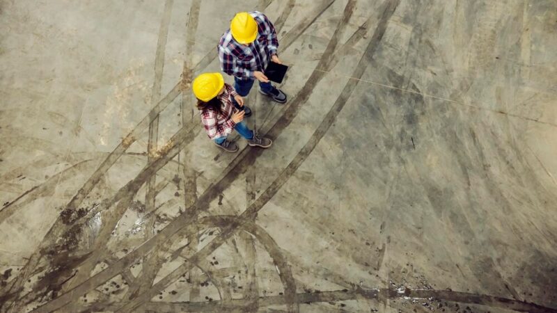 Nowy podjazd w Ełku: Ułatwienia dla osób z niepełnosprawnościami w SOS-W