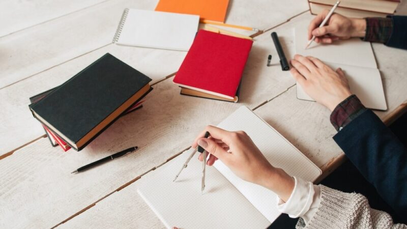 Ferie z zawodem: Młodzież odkrywa przyszłość w praktycznych warsztatach