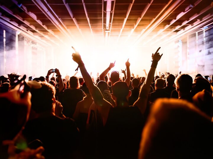 Jazzowe emocje bez granic: Maciej Sikała Trio w akcji