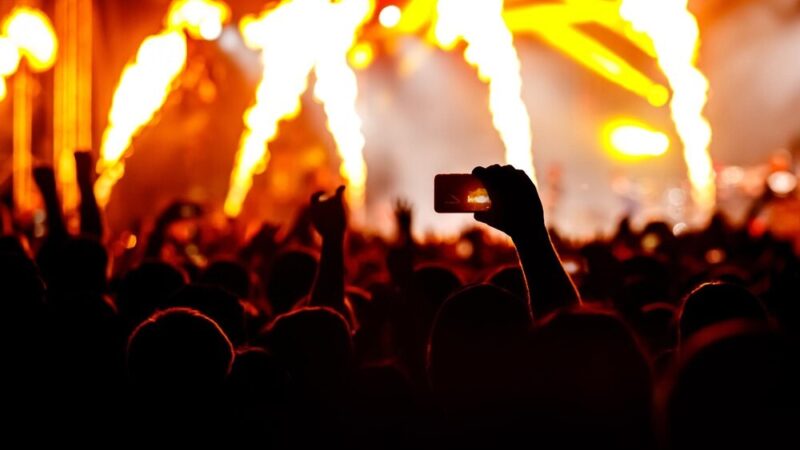 Młodzież 14+ zaproszona na interaktywny koncert i warsztaty z Bartasem Szymoniakiem