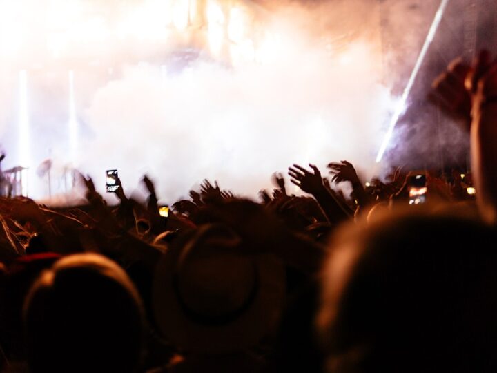 Tańcz latynoskie rytmy w Ełku: dołącz do naszych zajęć!