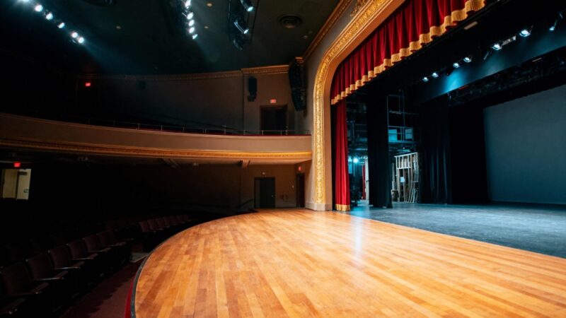 Teatr Scena 55 w Grajewie zaskakuje spektaklem „Kandydatki na żonę