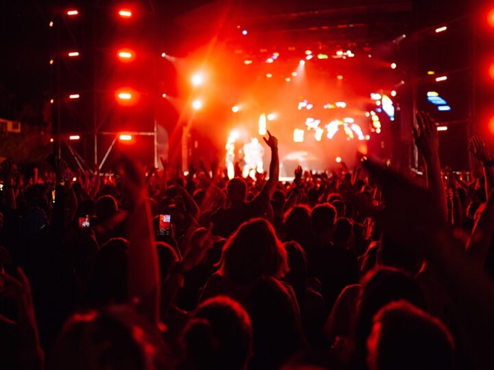 Artur Gotz reinterpretując piosenki Marka Grechuty w Ełku