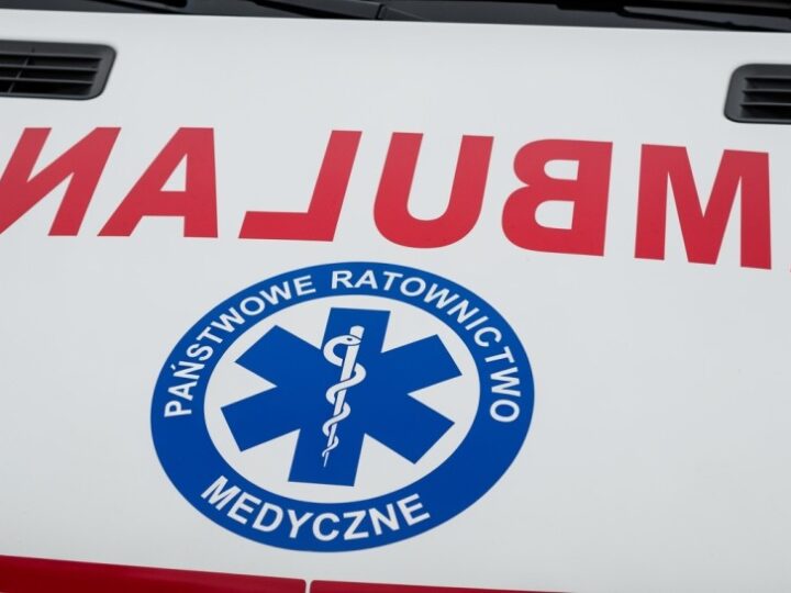 Heroiczne ratowanie tonącego w Pieniężnie przez policjanta i mieszkańców