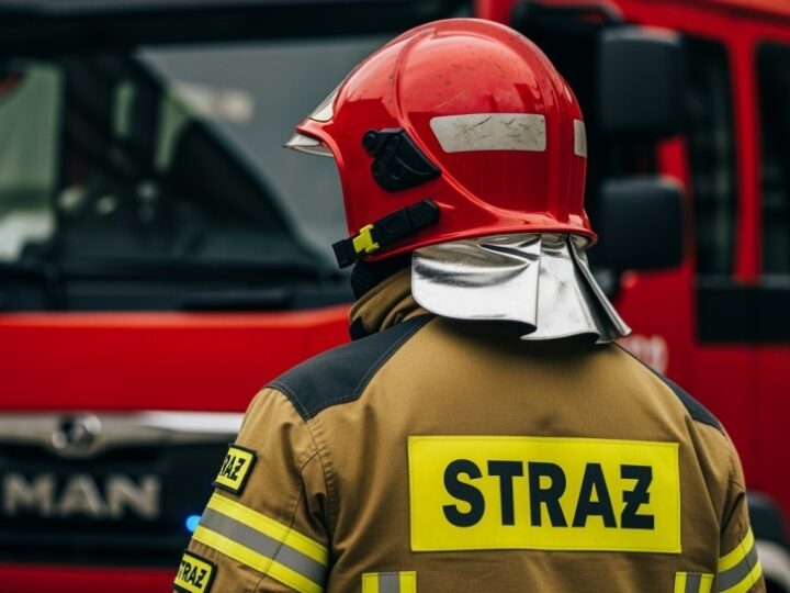 Ełk: Zwycięzcy konkursu z Radiem 5 odbierają nagrody w postaci czujek dymu i czadu