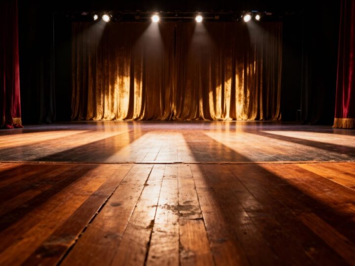 Mroczne tajemnice Auschwitz: Grzegorz Sierzputowski w intymnym monodramie Telegi