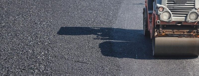 Utrudnienia drogowe w Ełku: zamknięcia w Konieczkach i Stradunach