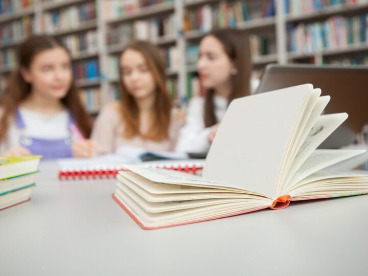 Uczniowie SP3 odkrywają tajniki samorządu w Urzędzie Miasta Ełku