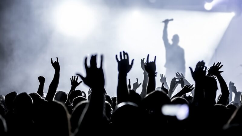 Majówka w Ełku: Muzyczne i teatralne atrakcje nad jeziorem!