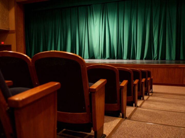 Teatralne emocje trwają: witamy w trzeci dzień bez kurtyny!