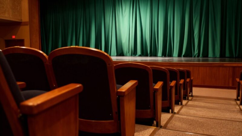 Teatralne emocje trwają: witamy w trzeci dzień bez kurtyny!