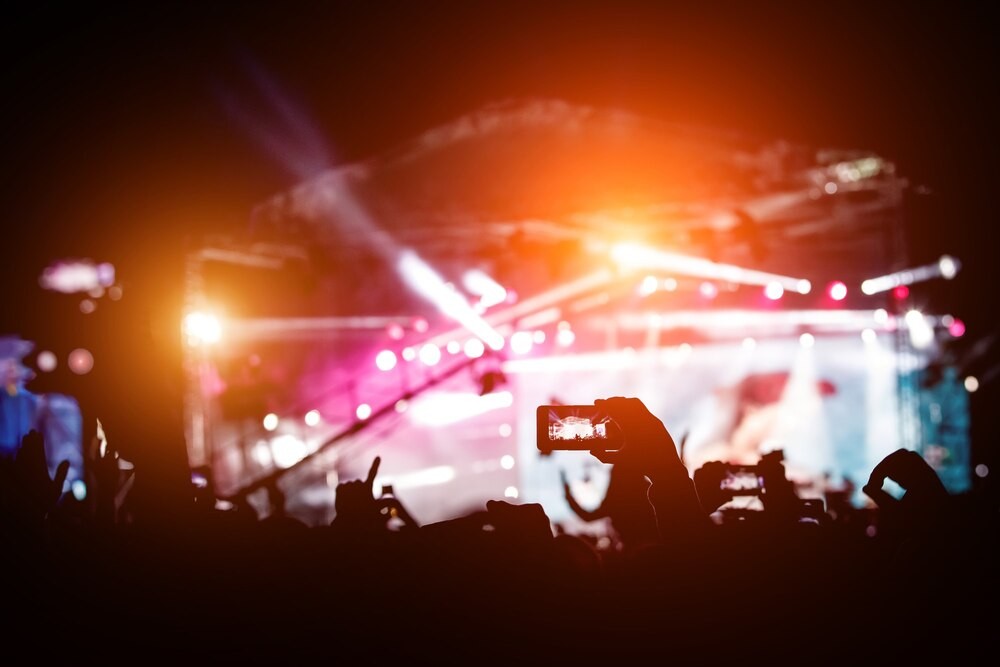 Listopadowy wieczór z nowym albumem FISZ EMADE TWORZYWO