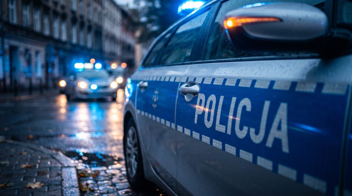 51-latek stracił prawie 2 tysiące złotych na fałszywych oponach w internecie