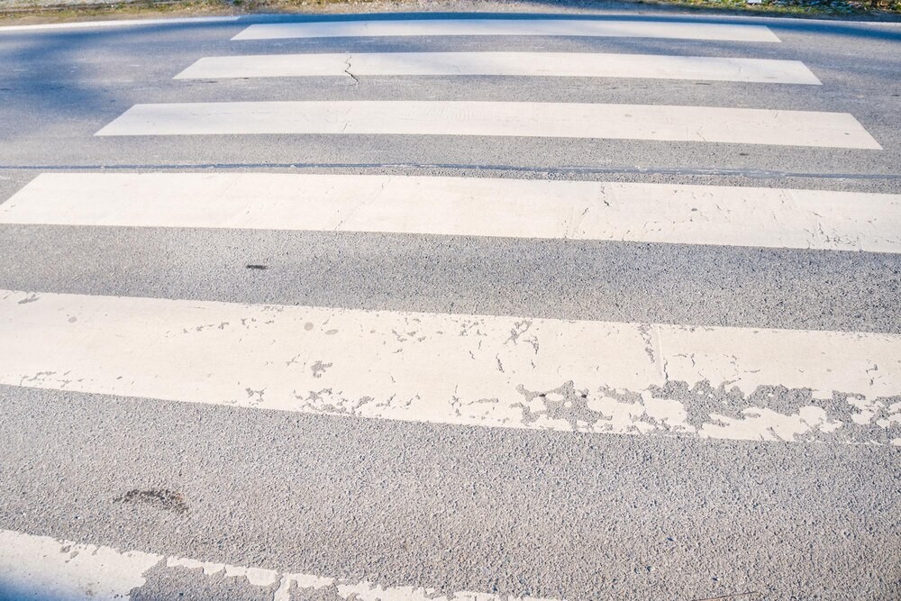 Pociąg towarowy śmiertelnie potrącił 26-latka na torach kolejowych