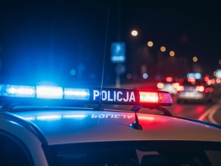 Mężczyzna wybił szybę w drzwiach balkonowych i trafił za kratki jako poszukiwany